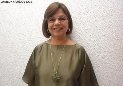 Juíza Cândida Maria Torres recebe  homenagem no Fórum Clóvis Beviláqua