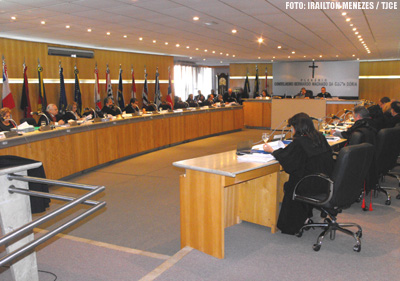 Tribunal Pleno do TJCE promove um juiz e faz a remoção de outros quatro