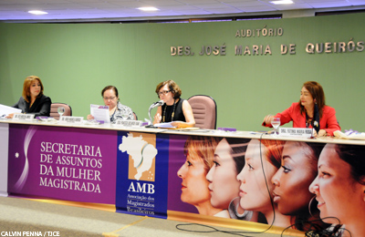 Seminário Internacional debate ações de enfrentamento à violência contra a mulher