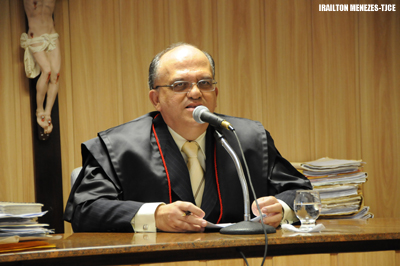 Desembargador Fernando Luiz Ximenes participa de debates sobre os 25 anos da Constituição na Unifor