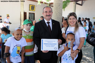 Judiciário cearense participa da entrega de brinquedos da campanha Sorriso Largo