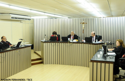 Acusada de exercício ilegal da medicina  tem pedido de liberdade negado