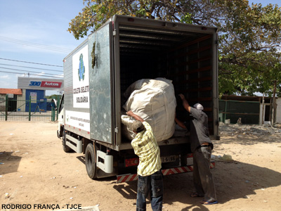Fórum Clóvis Beviláqua doa mais de 1,5 toneladas de material reciclável para associação