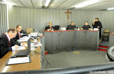 Banco Bradesco deve indenizar aposentado vítima de fraude