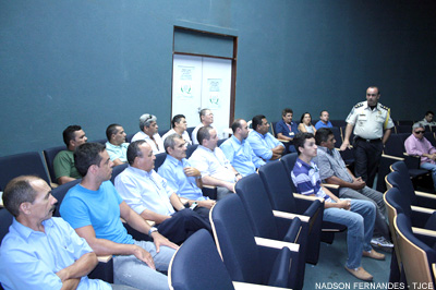 Servidores do Fórum Clóvis Beviláqua assistem à palestra sobre segurança pessoal