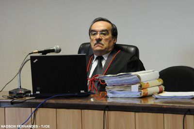 Desembargador Francisco Bezerra declara ilegalidade da greve dos servidores do Detran