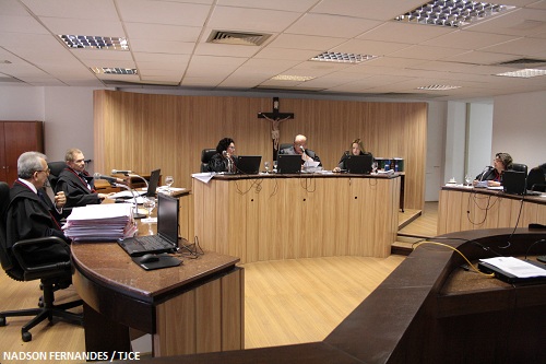 Cagece deve indenizar cliente por  corte indevido no fornecimento de água