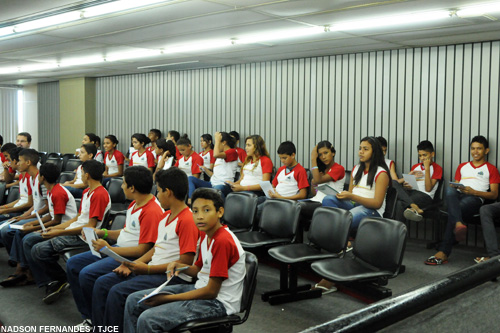 Tribunal de Justiça do Ceará recebe  visita de estudantes da rede pública