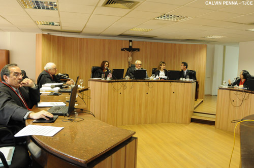 Cliente que teve cheques adulterados deve receber indenização de R$ 15 mil