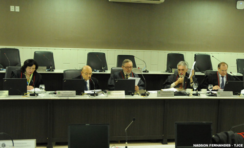 Órgão Especial do TJCE aprova votos de louvor a corregedor e juízes que participaram de mutirão
