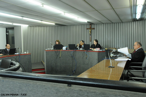 Condomínio deve indenizar corretor de imóveis que teve prejuízos em pontos comerciais