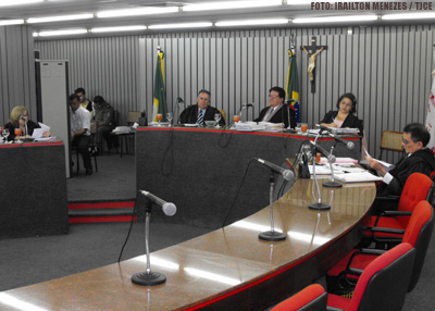 2ª Câmara Criminal concede habeas corpus e julga agravo regimental