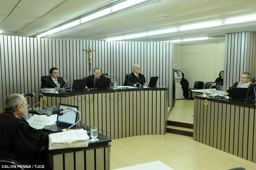 Coelce deve pagar mais de R$ 27 mil para agricultor que teve casa destruída após queda de poste