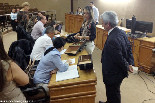 Varas do Júri do Fórum Clóvis Beviláqua  sorteiam jurados que atuarão em 2014