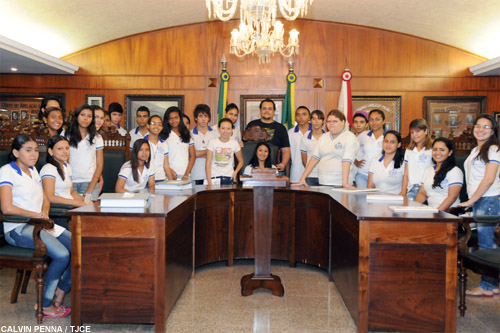 Alunos de escola estadual visitam o Tribunal de Justiça do Ceará