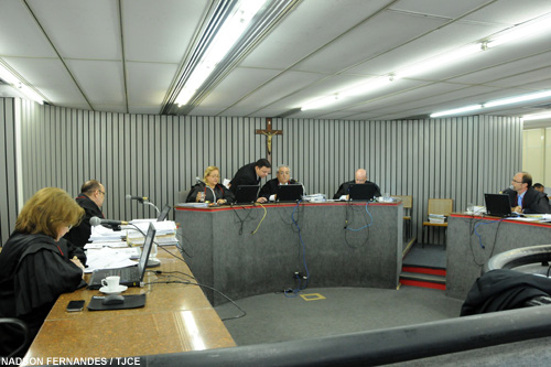 Réu condenado por atear fogo na  ex-companheira tem prisão mantida