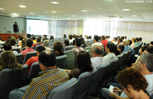 Servidores participam de palestra sobre inovação na gestão pública