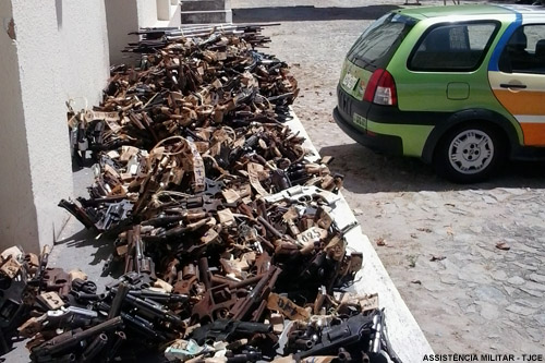 Assistência Militar do TJCE promove  incineração de 21.173 mil armas em 2013
