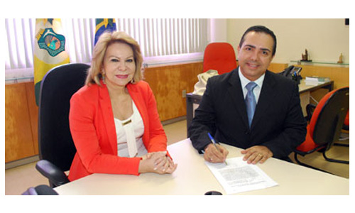 Carlos Henrique Garcia de Oliveira toma posse como juiz substituto no TRE-CE