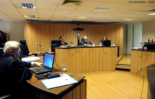 Grávida impossibilitada de realizar prova física deve continuar em concurso da Polícia