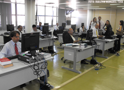 Juízes iniciam análise de petições no Mutirão Carcerário