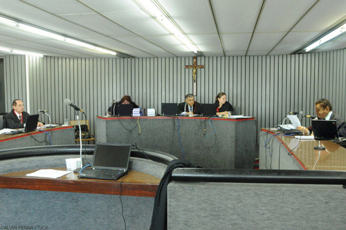 Estado deve indenizar mãe que perdeu filho atropelado por viatura da PM