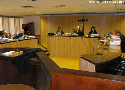 Justiça condena empresa OI a pagar R$ 4 mil de indenização a cliente