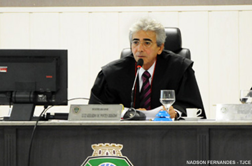 TJCE assina contrato com banca organizadora do concurso para servidor