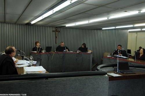 Estado deve pagar R$ 30 mil e pensão à filha de detento morto na cadeia de Crateús