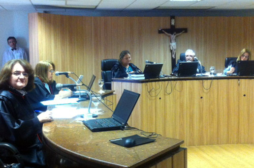 Juíza Tereze Neumann participa de  sessão da 2ª Câmara Cível do TJCE