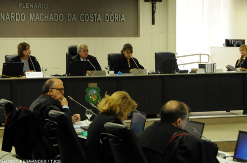 Órgão Especial do TJCE aprova votos de congratulações a PMs da Assistência Militar