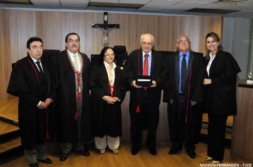 Desembargador Francisco José Martins Câmara  é homenageado na 7ª Câmara Cível do TJCE
