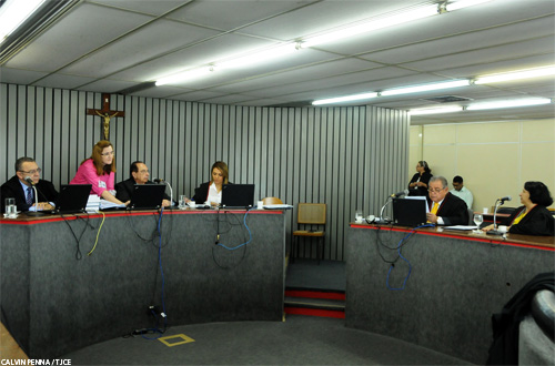 Coelce deve indenizar consumidora que  teve casa incendiada após curto-circuito