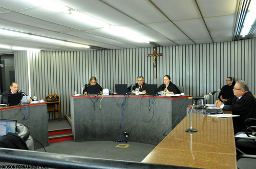 Unimed deve pagar R$ 16,1 mil para idosa que teve negado tratamento médico