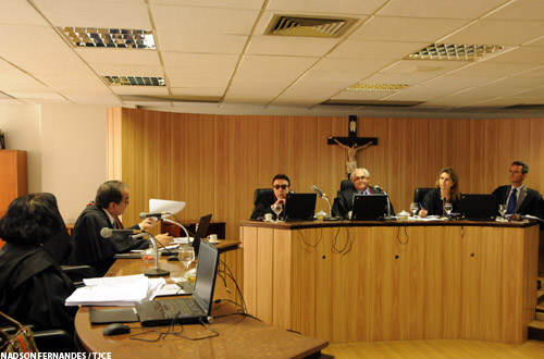 Coelce é condenada a pagar R$ 115,3 mil por suspender energia sem aviso prévio