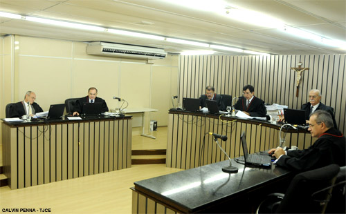 Fisioterapeuta que teve cheques extraviados deve ser indenizada em R$ 5 mil