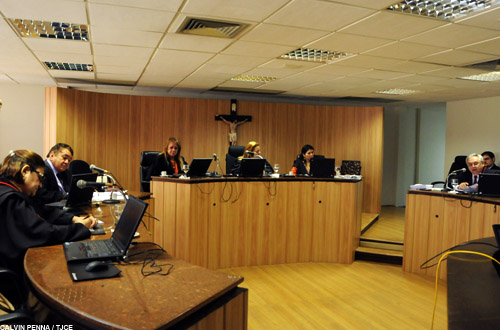 Estado deve conceder isenção de tributos na compra de automóvel para portadora de deficiência