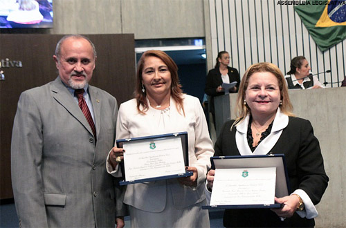 Magistradas do TJCE recebem homenagem por  ações de combate à violência contra a mulher