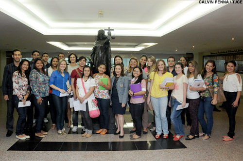 Alunos do curso de Direito da Unifor visitam TJCE e assistem à sessão do Órgão Especial