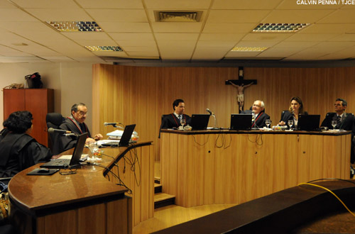 Laser Eletro e Gradiente devem indenizar cliente que comprou aparelho celular com defeito