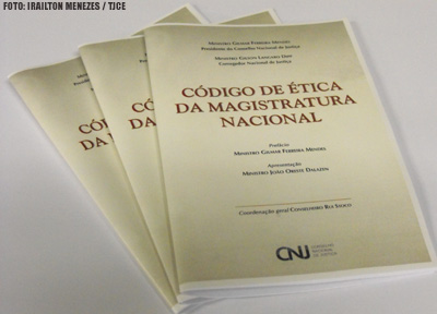 Código de Ética da Magistratura é distribuído aos desembargadores e juízes cearenses