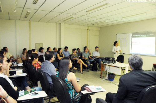 Palestra no TJCE debate erros mais comuns  de acessibilidade nos espaços públicos