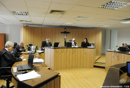 Vítima de assalto em agência bancária  deve receber R$ 10 mil de indenização