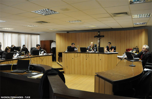 Barracas de praia em Canoa Quebrada devem ser instaladas em outro local no prazo de seis meses