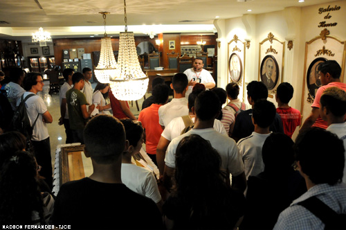 Estudantes de escolas estaduais  conhecem sede do Poder Judiciário