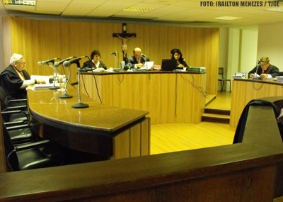 Justiça condena Estado a pagar R$ 30 mil a vítimas de abuso de autoridade policial