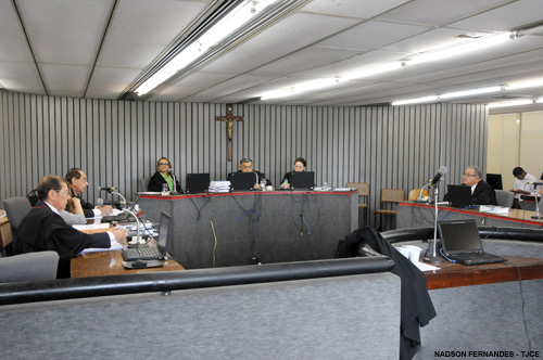 Coelce é condenada a pagar R$ 10 mil por ameaças de corte indevido