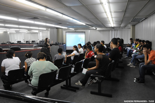 Estudantes de escolas municipais conhecem o Tribunal de Justiça do Ceará