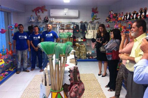 Fábrica Escola inaugura primeira loja para exposição de artesanato de egressos do sistema carcerário