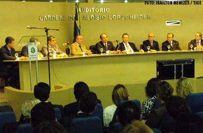 Ministro Gilmar Mendes participa de encontro com juízes no TJCE